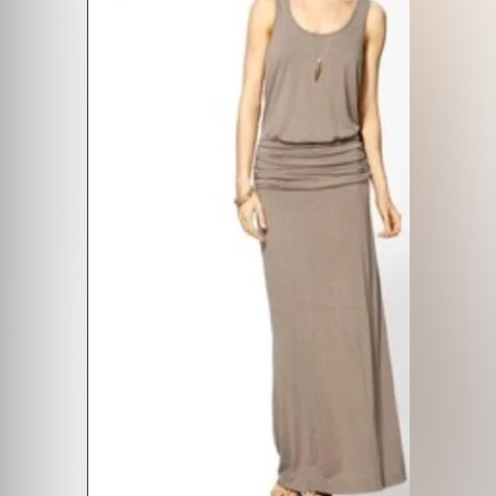 HIVE & Honey gathered waist maxi dress New with tags size medium